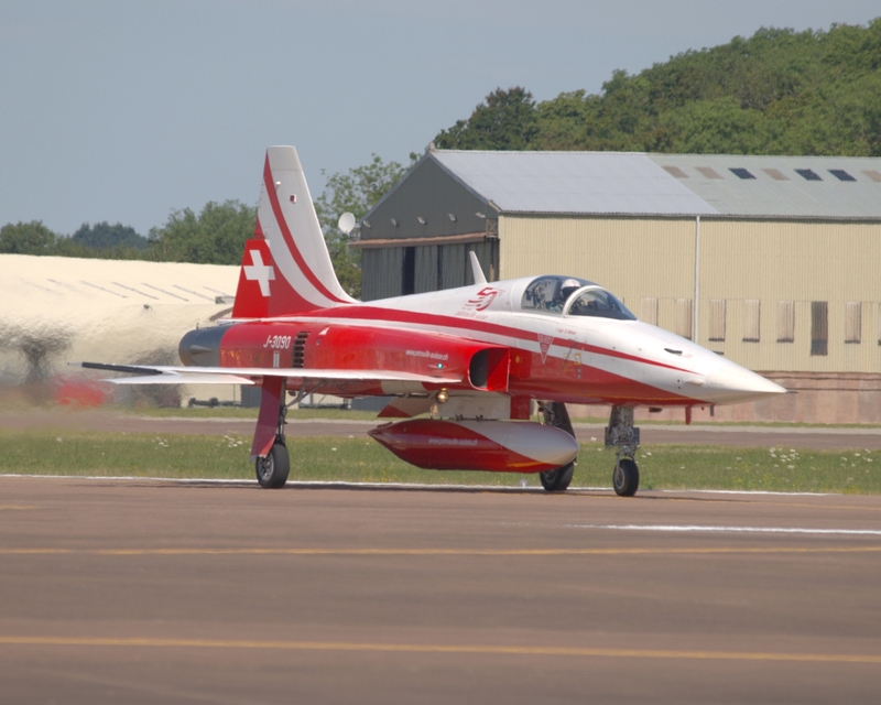 NORTHROP F-5 TIGER J-3090 PATROUILLE SUISSE P1012212(1).jpg