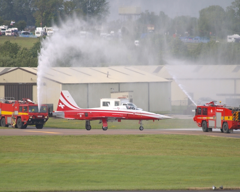 NORTHROP F-5 TIGER J-3090 PATROUILLE SUISSE P7083240(1).jpg