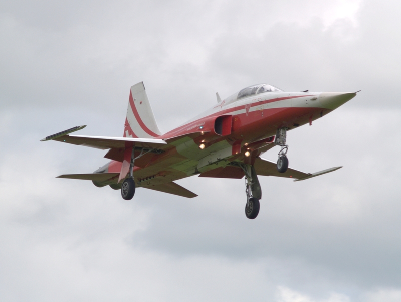 NORTHROP F-5 TIGER J-3091 PATROUILLE SUISSE P7067976(1).jpg