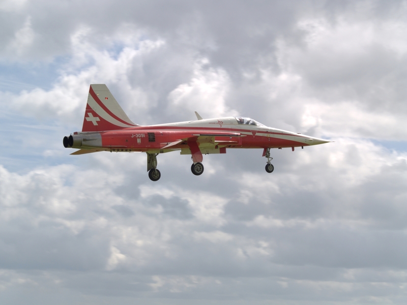 NORTHROP F-5 TIGER J-3091 PATROUILLE SUISSE P7067977(1).jpg