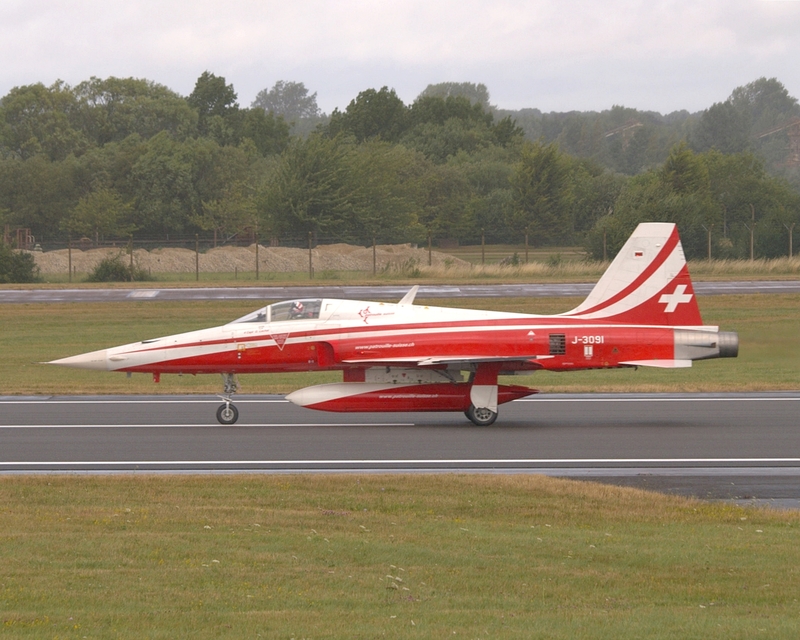 NORTHROP F-5 TIGER J-3091 PATROUILLE SUISSE P7157924(1).jpg