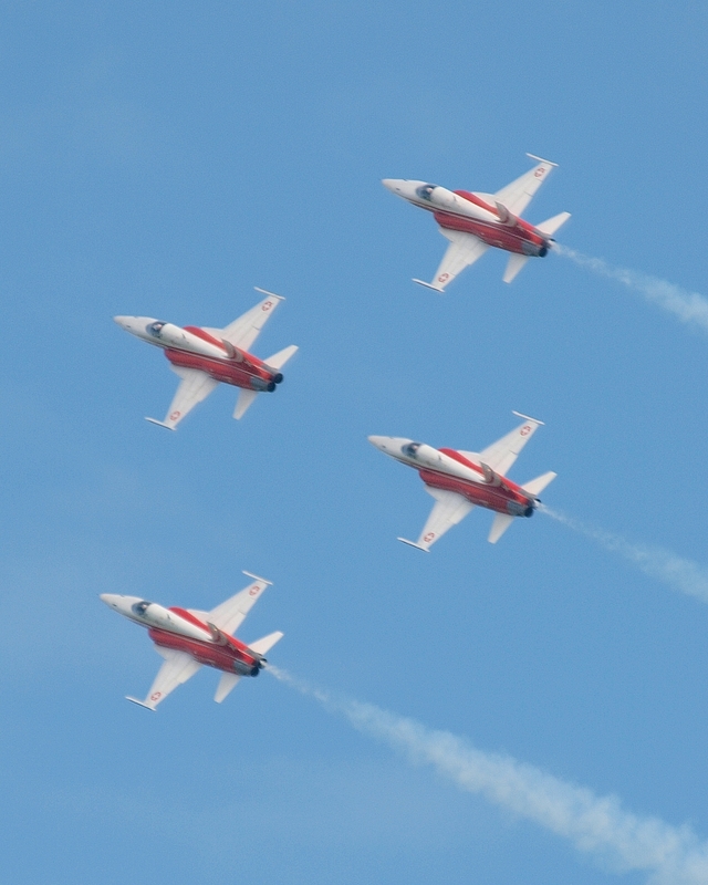 NORTHROP F-5 TIGER PATROUILLE SUISSE P1015015(1).jpg :: OLYMPUS DIGITAL CAMERA