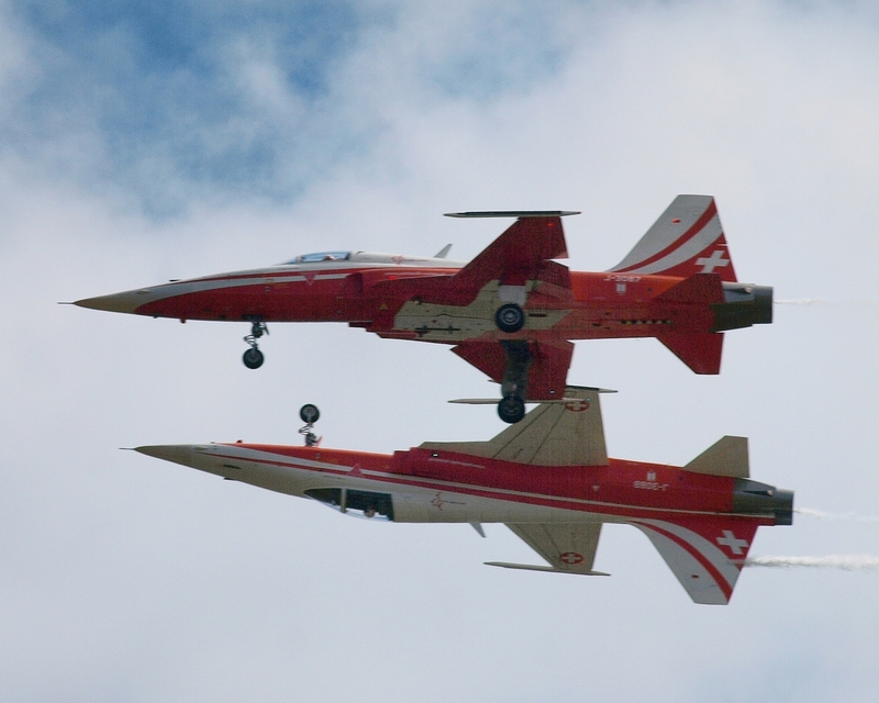 NORTHROP F-5 TIGER PATROUILLE SUISSE P1015079(1).jpg :: OLYMPUS DIGITAL CAMERA