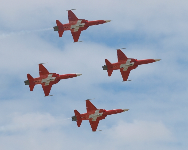 NORTHROP F-5 TIGER PATROUILLE SUISSE P1015100(1).jpg :: OLYMPUS DIGITAL CAMERA
