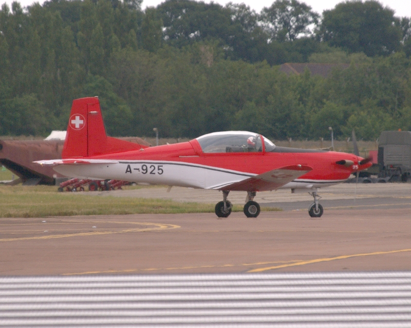 PILATUS PC-7 A-925 PC-7 DISPLAY TEAM P1010046(1).jpg