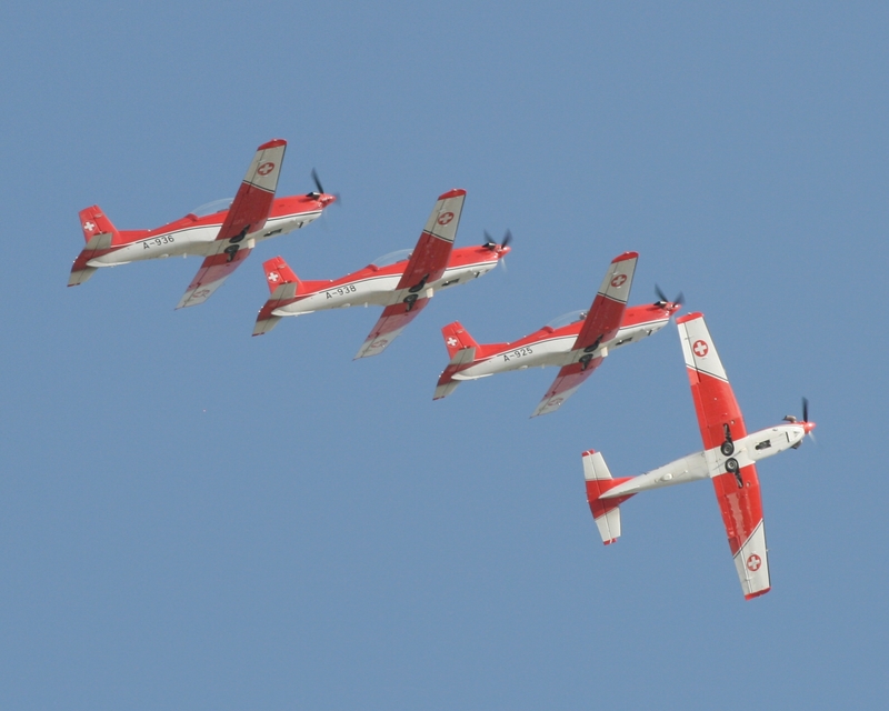 PILATUS PC-7 PC-7 DISPLAY TEAM 1471.jpg