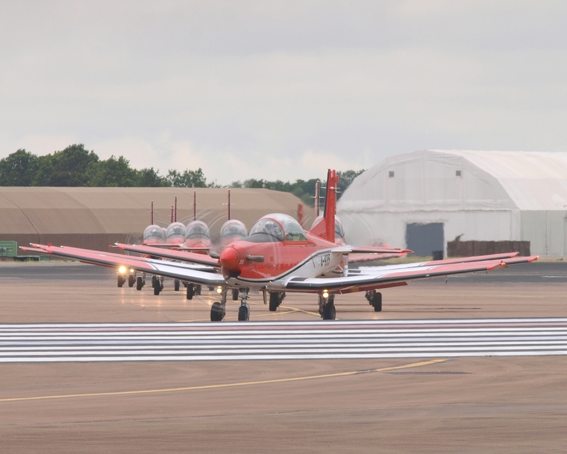 PILATUS PC-7 PC-7 DISPLAY TEAM P1015862.jpg :: OLYMPUS DIGITAL CAMERA