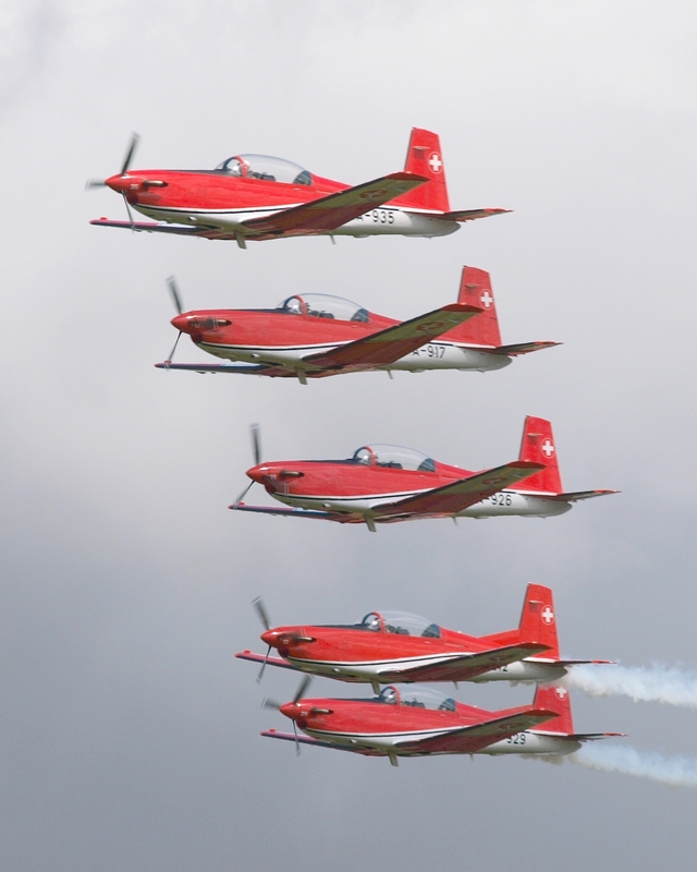 PILATUS PC-7 PC-7 DISPLAY TEAM P1016057.jpg :: OLYMPUS DIGITAL CAMERA