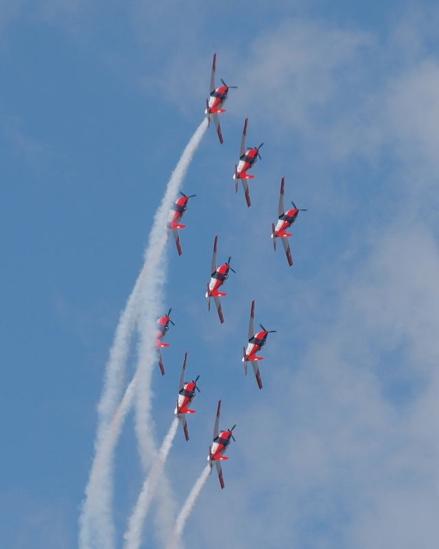 PILATUS PC-7 PC-7 DISPLAY TEAM P1016069.jpg :: OLYMPUS DIGITAL CAMERA