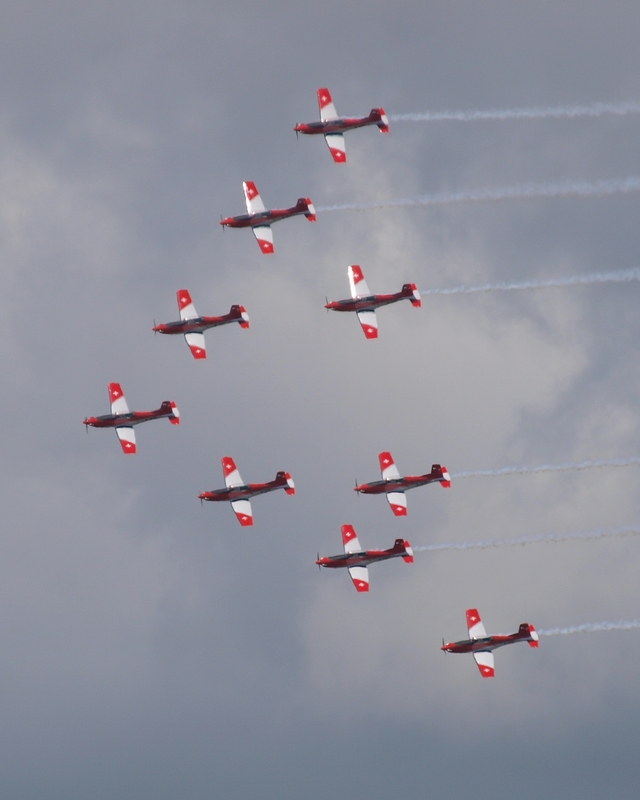 PILATUS PC-7 PC-7 DISPLAY TEAM P1016089.jpg :: OLYMPUS DIGITAL CAMERA