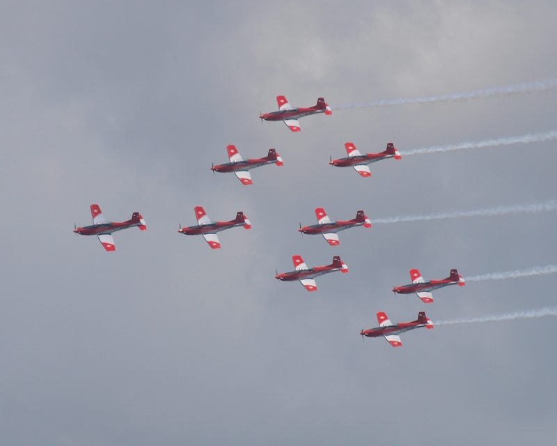 PILATUS PC-7 PC-7 DISPLAY TEAM P1016095.jpg :: OLYMPUS DIGITAL CAMERA