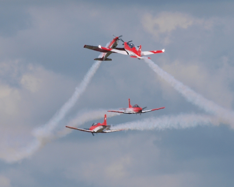PILATUS PC-7 PC-7 DISPLAY TEAM P1016113.jpg :: OLYMPUS DIGITAL CAMERA