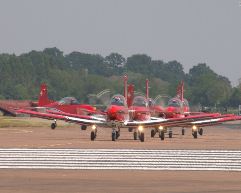 PILATUS PC-7 PC-7 DISPLAY TEAM P1018872.jpg