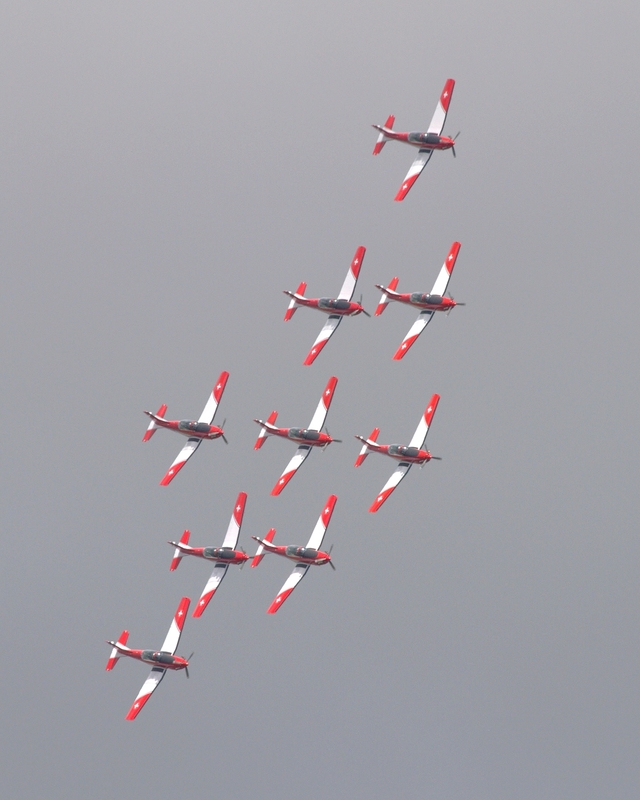 PILATUS PC-7 PC-7 DISPLAY TEAM P7189299.jpg