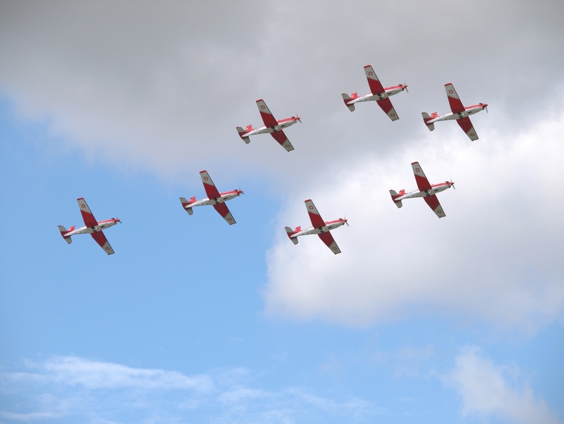 PILATUS PC-7 PC-7 DISPLAY TEAM P7189316.jpg