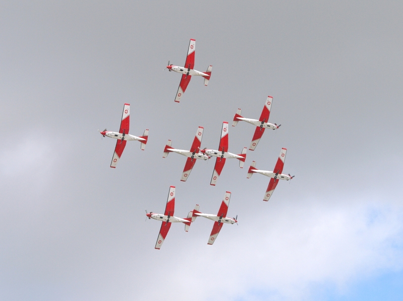 PILATUS PC-7 PC-7 DISPLAY TEAM P7189337.jpg