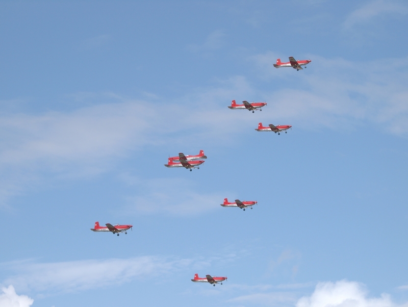 PILATUS PC-7 PC-7 DISPLAY TEAM P7190476.jpg