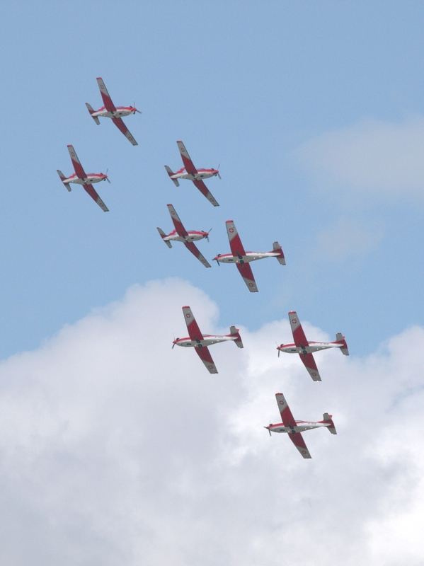 PILATUS PC-7 PC-7 DISPLAY TEAM P7190480.jpg