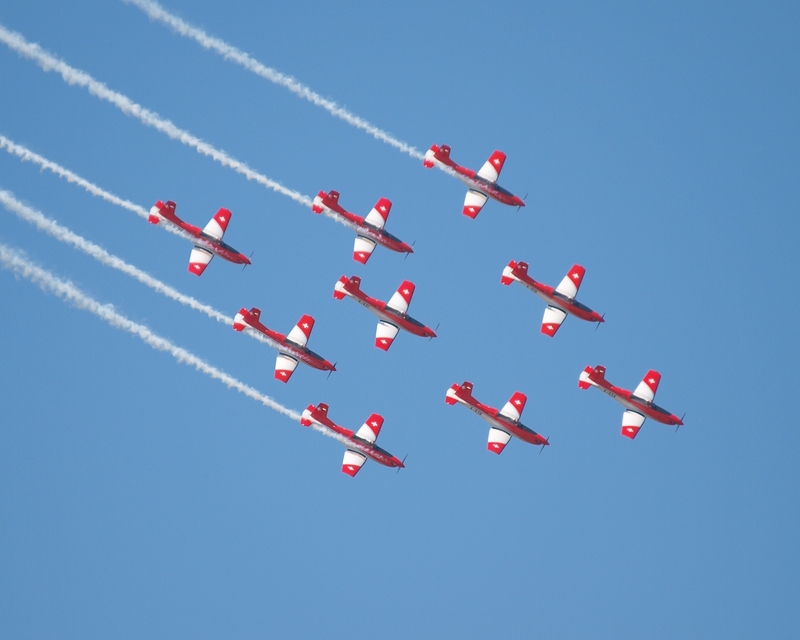 PILATUS PC-7 PC-7 SWISS DISPLAY TEAM E3156913.jpg :: OLYMPUS DIGITAL CAMERA