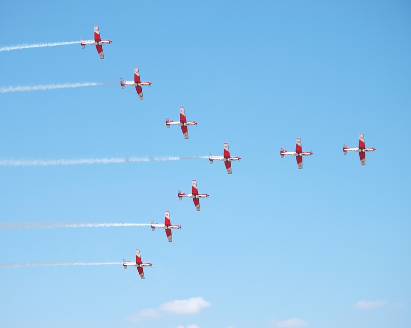 PILATUS PC-7 PC-7 SWISS DISPLAY TEAM E3156922.jpg :: OLYMPUS DIGITAL CAMERA