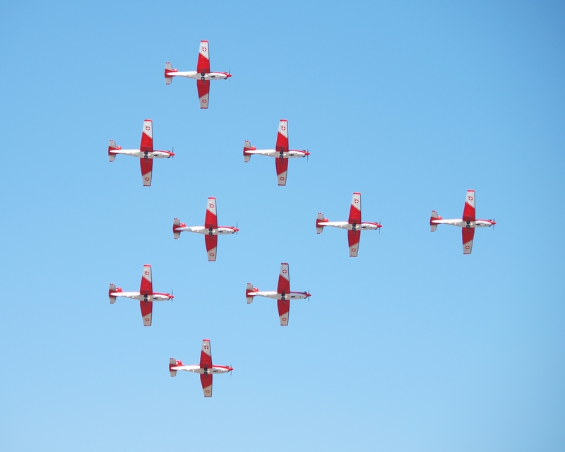 PILATUS PC-7 PC-7 SWISS DISPLAY TEAM E3156923.jpg :: OLYMPUS DIGITAL CAMERA
