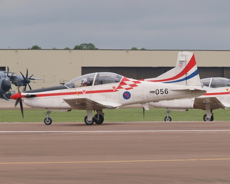 PILATUS PC-9M 056 KRILA OLUJE P1013748.jpg :: OLYMPUS DIGITAL CAMERA