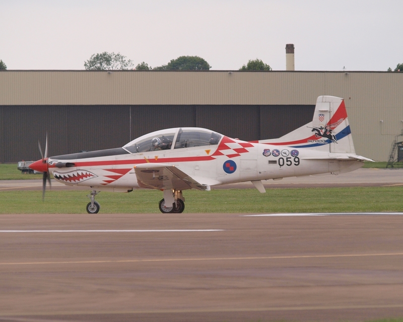 PILATUS PC-9M 059 KRILA OLUJE P1012006.jpg :: OLYMPUS DIGITAL CAMERA
