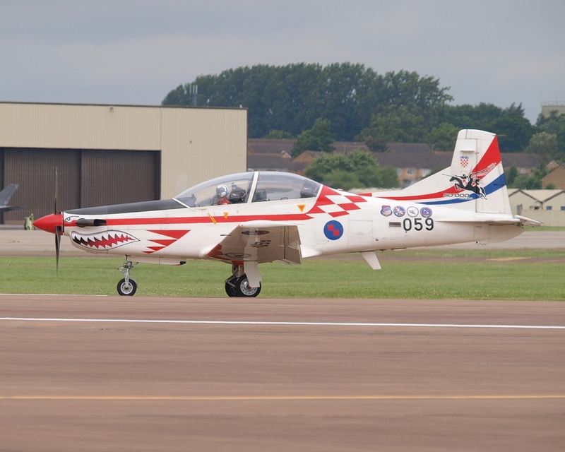 PILATUS PC-9M 059 KRILA OLUJE P1013747.jpg :: OLYMPUS DIGITAL CAMERA