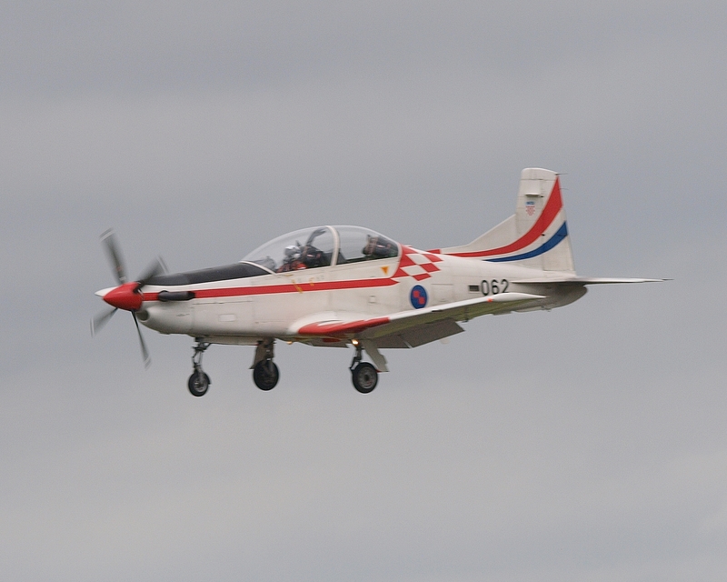 PILATUS PC-9M 062 KRILA OLUJE P1013811.jpg :: OLYMPUS DIGITAL CAMERA
