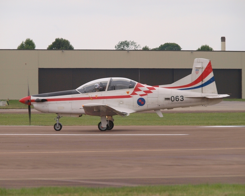 PILATUS PC-9M 063 KRILA OLUJE P1012010.jpg :: OLYMPUS DIGITAL CAMERA