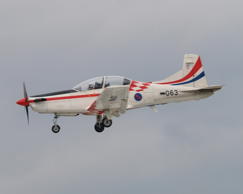PILATUS PC-9M 063 KRILA OLUJE P1013803.jpg :: OLYMPUS DIGITAL CAMERA