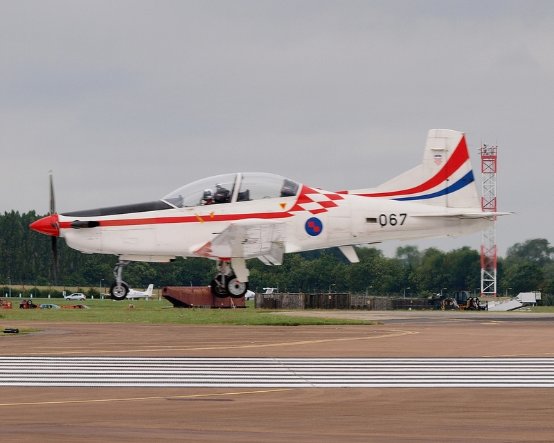 PILATUS PC-9M 067 KRILA OLUJE P1013815.jpg :: OLYMPUS DIGITAL CAMERA