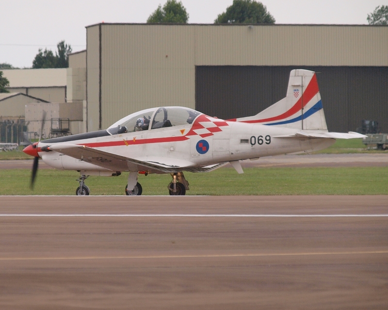 PILATUS PC-9M 069 KRILA OLUJE P1012011.jpg :: OLYMPUS DIGITAL CAMERA