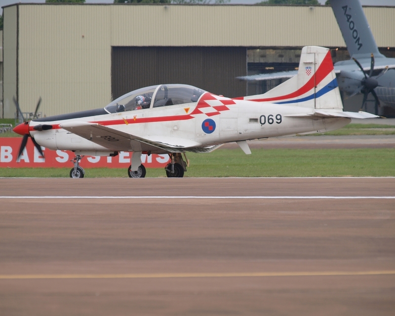 PILATUS PC-9M 069 KRILA OLUJE P1013752.jpg :: OLYMPUS DIGITAL CAMERA