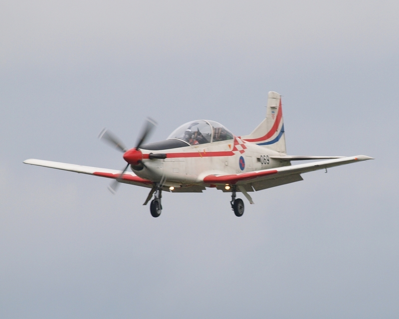 PILATUS PC-9M 069 KRILA OLUJE P1013807.jpg :: OLYMPUS DIGITAL CAMERA
