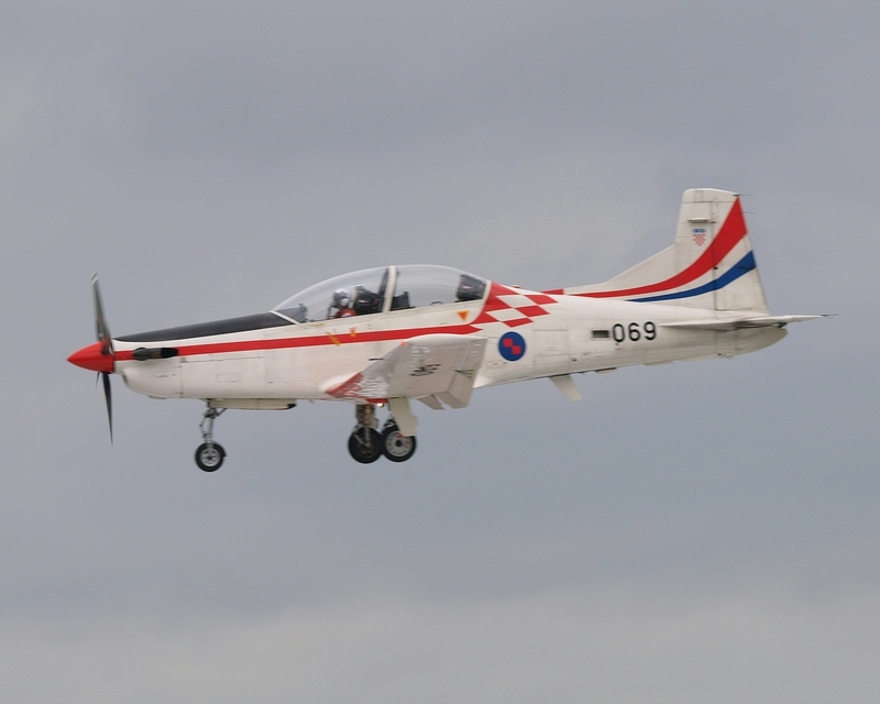 PILATUS PC-9M 069 KRILA OLUJE P1013809.jpg :: OLYMPUS DIGITAL CAMERA