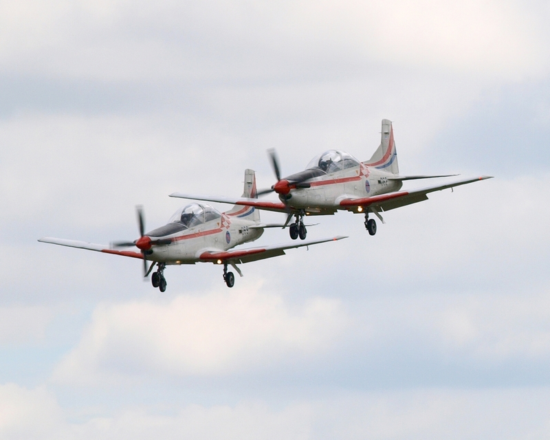 PILATUS PC-9M KRILA OLUJE P1011421.jpg :: OLYMPUS DIGITAL CAMERA