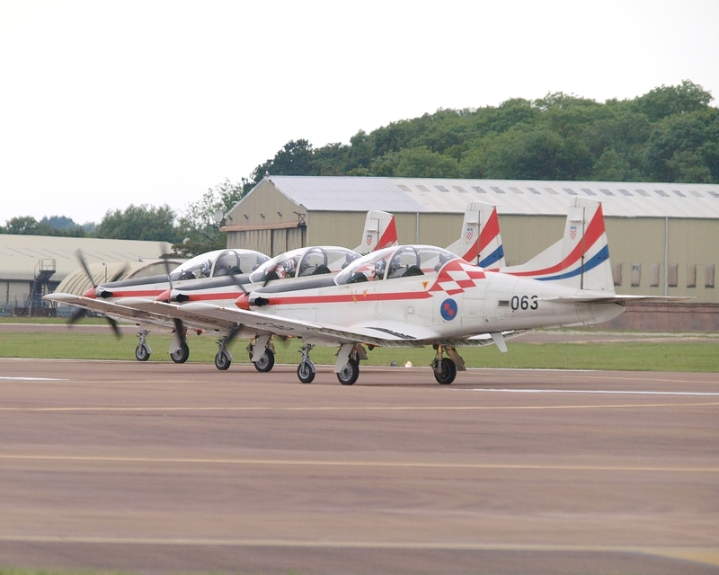 PILATUS PC-9M KRILA OLUJE P1012013.jpg :: OLYMPUS DIGITAL CAMERA