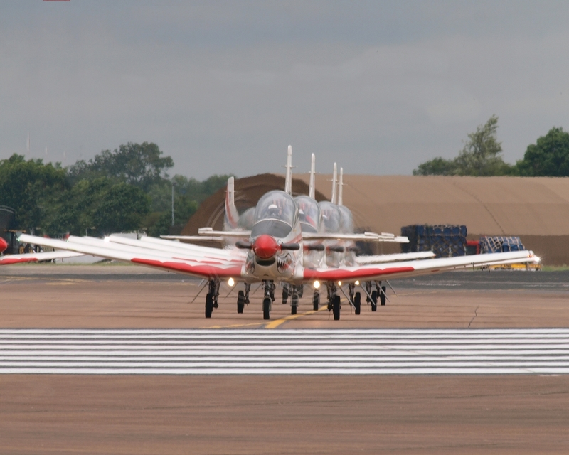 PILATUS PC-9M KRILA OLUJE P1013744.jpg :: OLYMPUS DIGITAL CAMERA