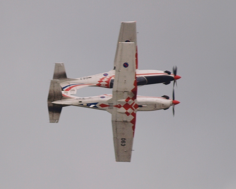 PILATUS PC-9M KRILA OLUJE P1013763.jpg :: OLYMPUS DIGITAL CAMERA