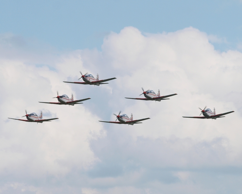 PILATUS PC-9M KRILA OLUJE P1015143.jpg :: OLYMPUS DIGITAL CAMERA