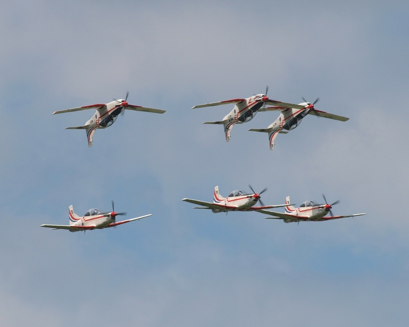 PILATUS PC-9M KRILA OLUJE P1015179.jpg :: OLYMPUS DIGITAL CAMERA