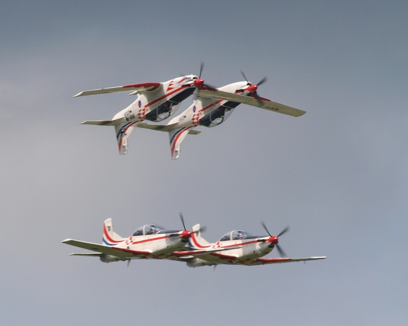 PILATUS PC-9M KRILA OLUJE P1015180.jpg :: OLYMPUS DIGITAL CAMERA