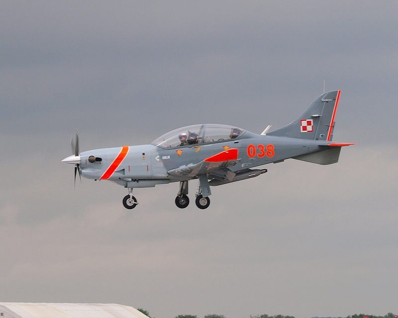 PZL-130 ORLIK 038 ORLIK AEROBATIC GROUP P1013912.jpg :: OLYMPUS DIGITAL CAMERA