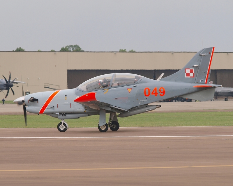 PZL-130 ORLIK 049 ORLIK AEROBATIC GROUP P1013860.jpg :: OLYMPUS DIGITAL CAMERA
