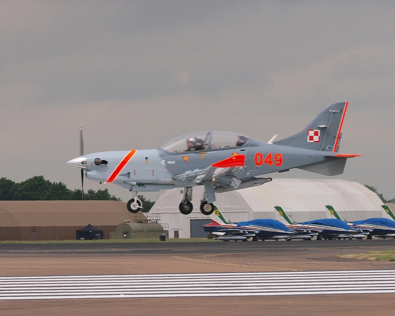 PZL-130 ORLIK 049 ORLIK AEROBATIC GROUP P1013904.jpg :: OLYMPUS DIGITAL CAMERA