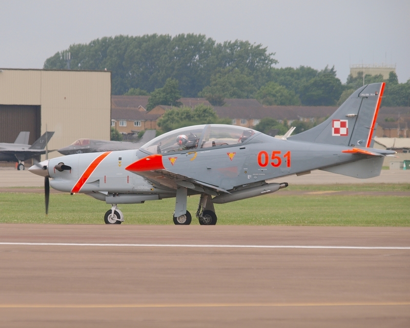 PZL-130 ORLIK 051 ORLIK AEROBATIC GROUP P1013859.jpg :: OLYMPUS DIGITAL CAMERA