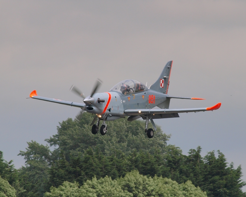 PZL-130 ORLIK 051 ORLIK AEROBATIC GROUP P1013919.jpg :: OLYMPUS DIGITAL CAMERA