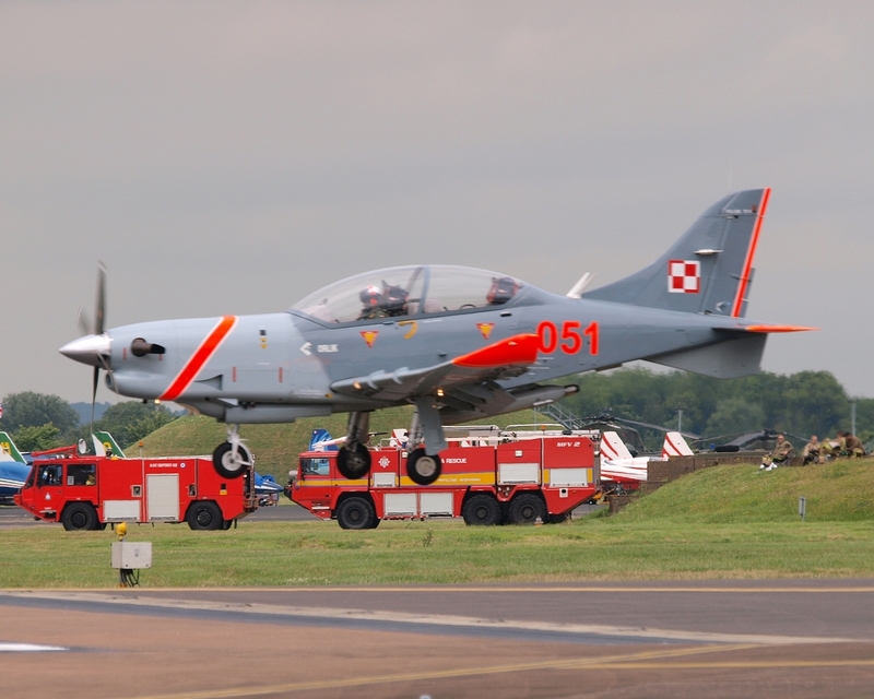 PZL-130 ORLIK 051 ORLIK AEROBATIC GROUP P1013921.jpg :: OLYMPUS DIGITAL CAMERA