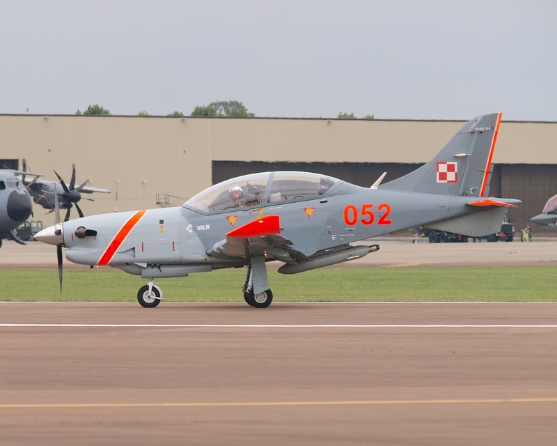 PZL-130 ORLIK 052 ORLIK AEROBATIC GROUP P1013856.jpg :: OLYMPUS DIGITAL CAMERA